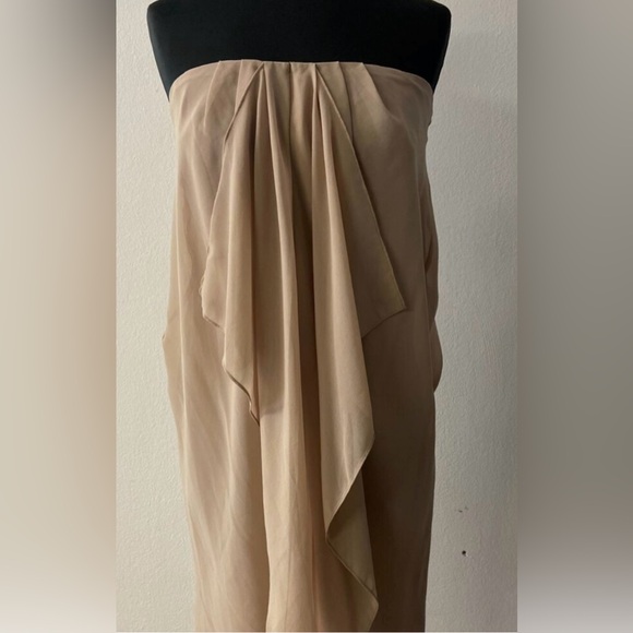 Dresses & Skirts - Gorgeous chiffon flowy maxi dress. Strapless.. Absolutely stunning on.